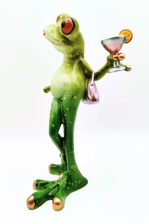 Figurka żaby imprezowej z drinkiem – zabawna dekoracja do domu i biura, doskonały pomysł na prezent dla niej lub dla niego