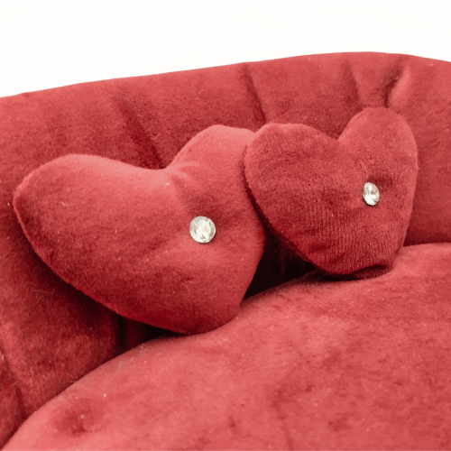 Szkatułka bordowa sofa1.png