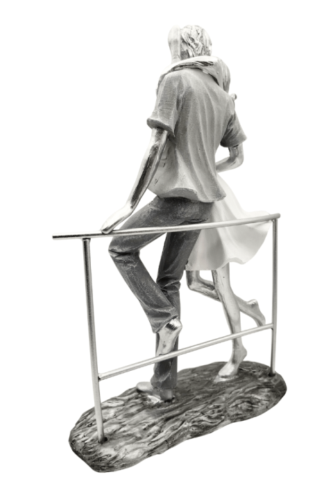 Figurka para przy poręczy2.png